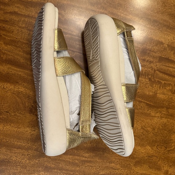 VIONIC women’s Harmony RX Women's T-Strap Recovery Sandal - Picture 12 of 16